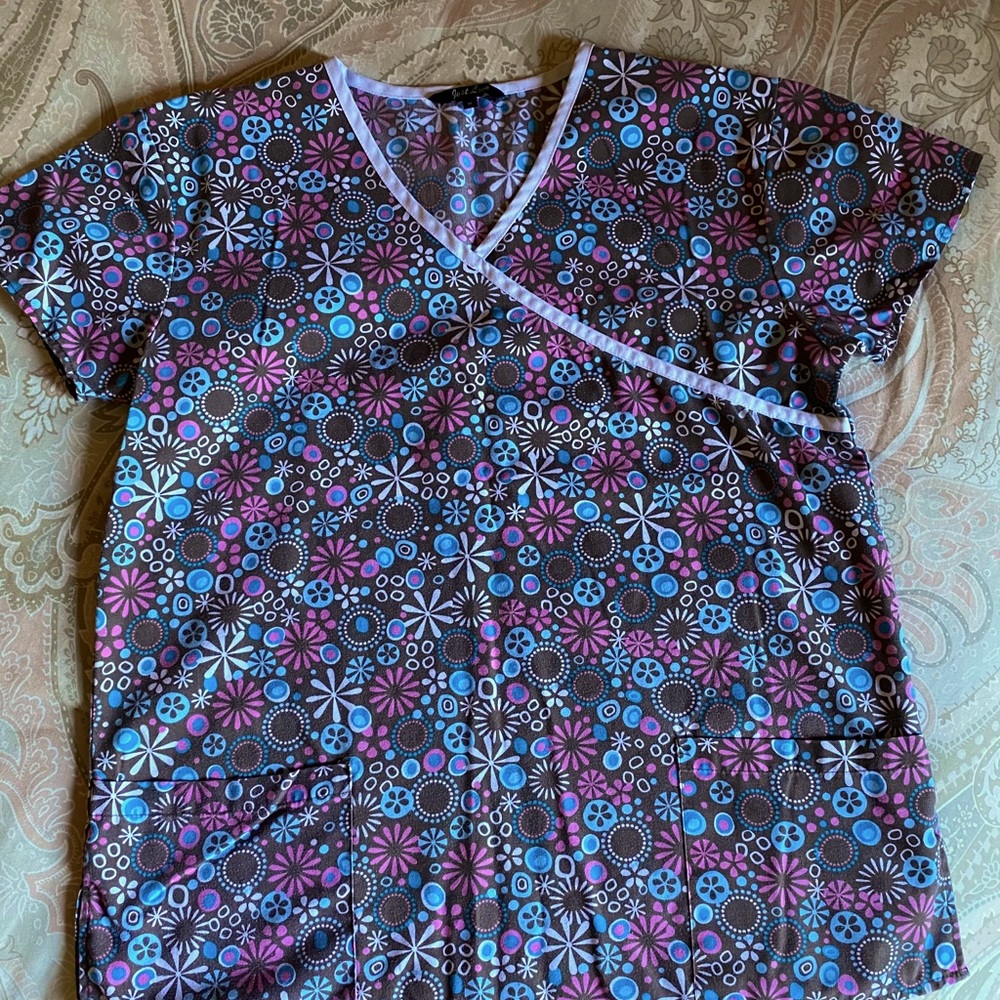 Scrub top